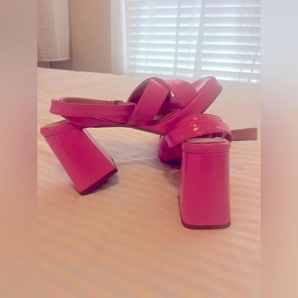 Women's Simple Platform Chunky Heel Sandal in Cosmic Pink! NWOT Size 36 (6)